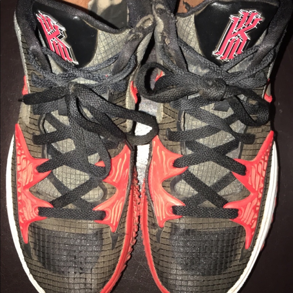 ‘2021 Kyrie Low Red TB 'Black University Red' size 12